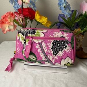 Vera Bradley Zip Around Wallet Priscilla Pink Retired Pattern - USED